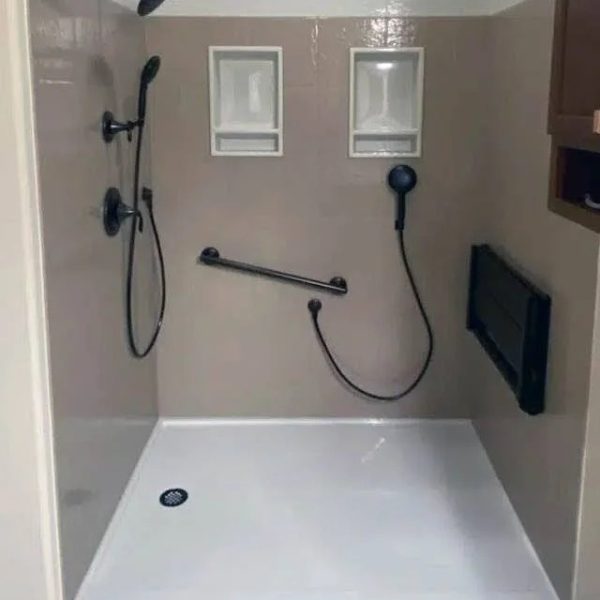 imgi_2_Blurb-walkin-shower-1-640x800